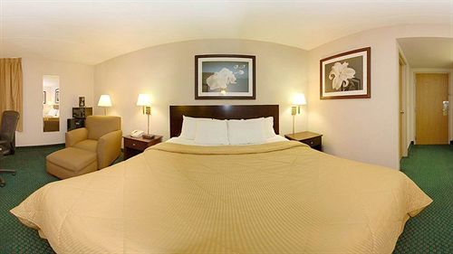Comfort Northeast Inn Mason